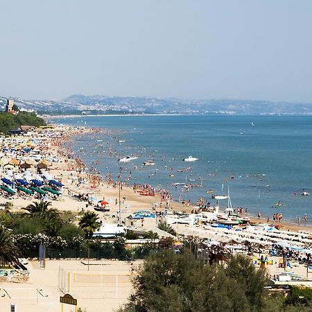 Zaffiro Luxury Silvi Vacanza Silvi Marina Exterior foto